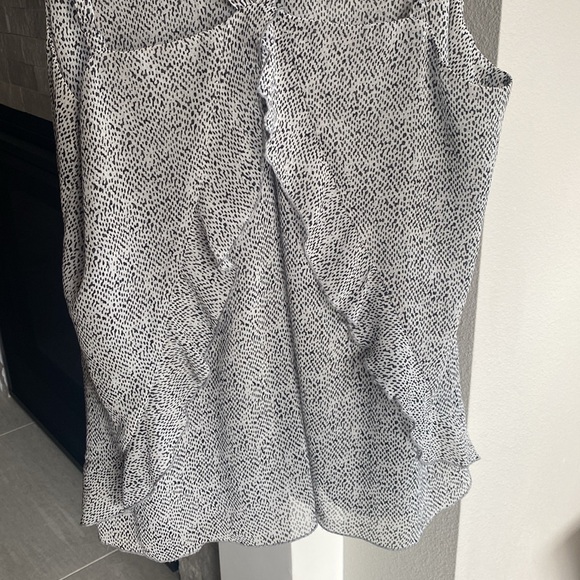 Cabi Sleeveless Strappy Tank Blouse Ruffled Collar & Back, B&W, Women’s M - Picture 16 of 16